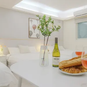 아파트 Dk House